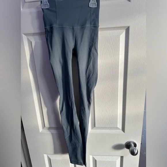 Lululemon - Picture 1 of 2